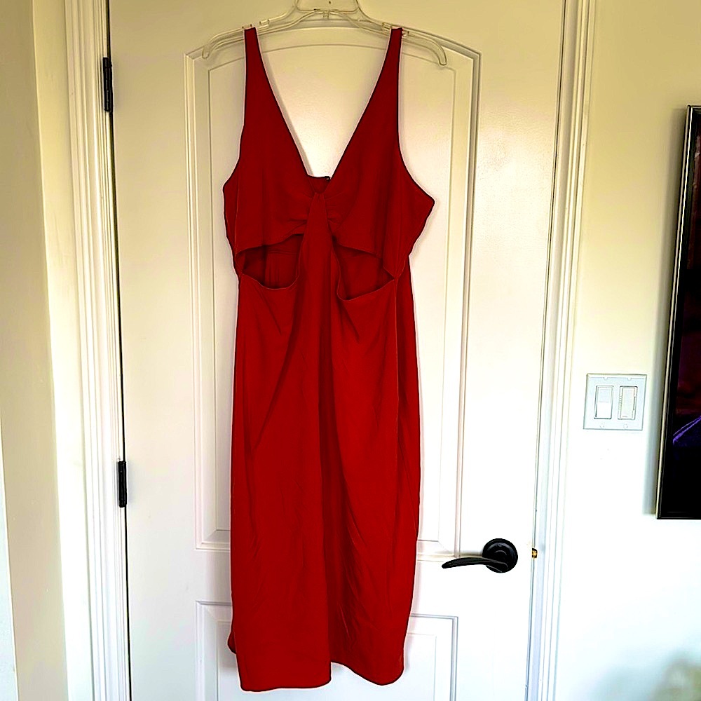 Abercrombie and Fitch cutout midi dress 
Size XL
Color Orange Red